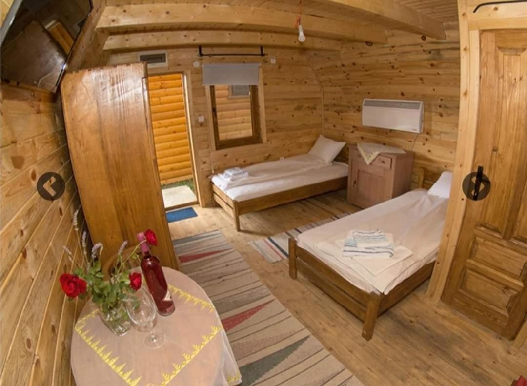 Lolini Bungalovi Novi Sad Exterior foto