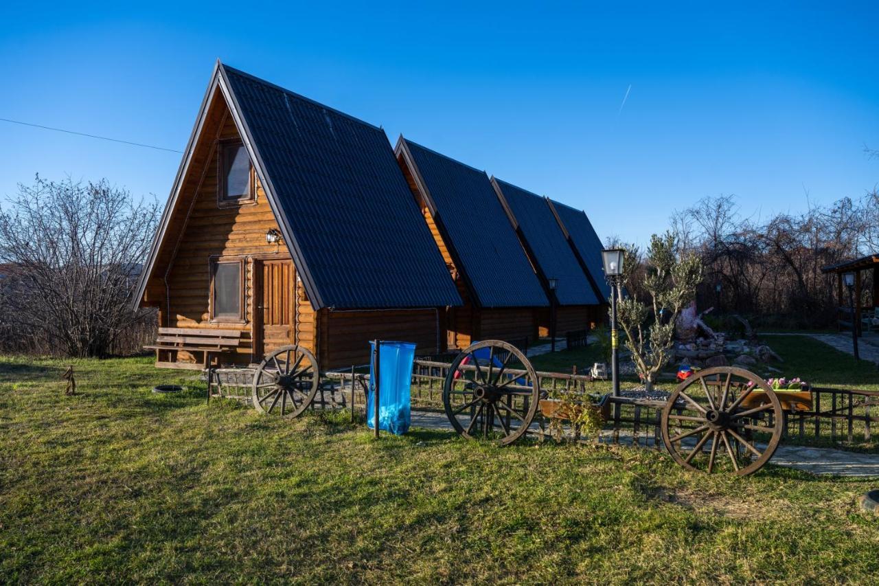 Lolini Bungalovi Novi Sad Exterior foto
